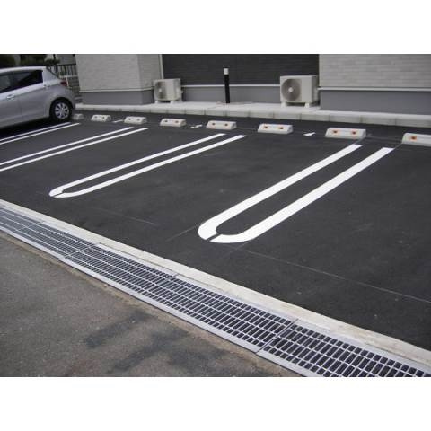 リーヴルの駐車場