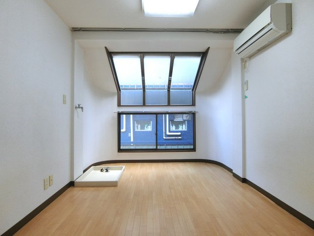 【居間・リビング】 | 洋室　別室・参考202号室