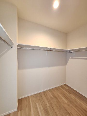 （シニア限定）グランビレッジ橋本の収納|2.2帖のウォークインクローゼット