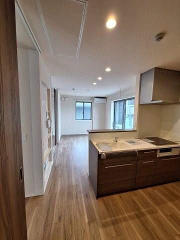 （シニア限定）グランビレッジ橋本の居間・リビング|12.9帖のリビング