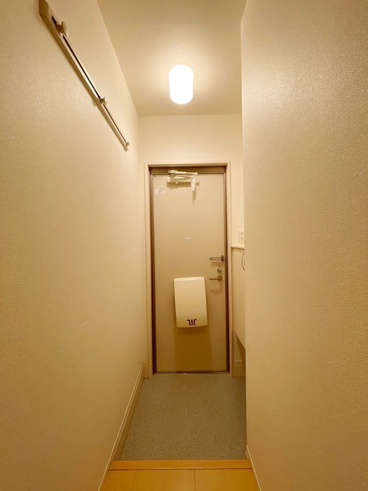 葛城市北花内のアパートの玄関