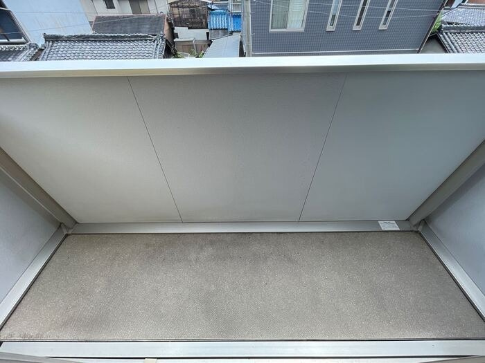 葛城市北花内のアパートのバルコニー