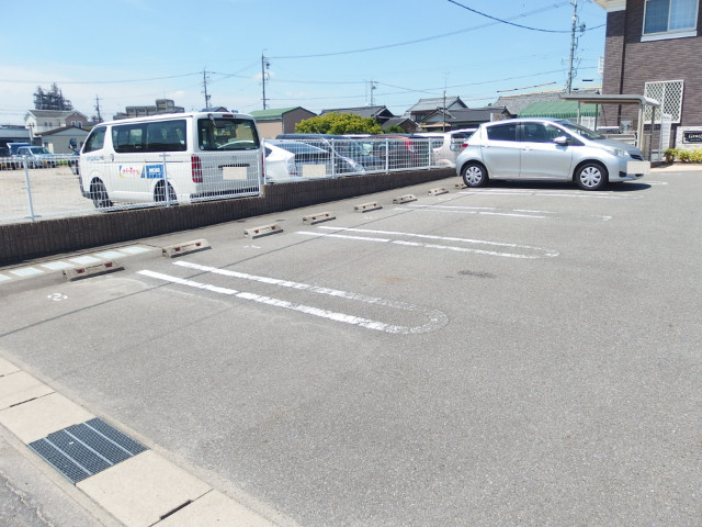 ジェントリーの駐車場