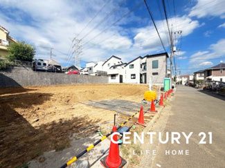 【前面道路含む現地写真】
