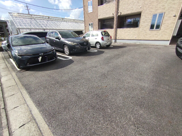 オアシス大門の駐車場