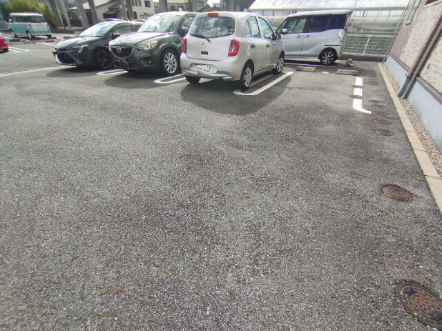 オアシス大門の駐車場