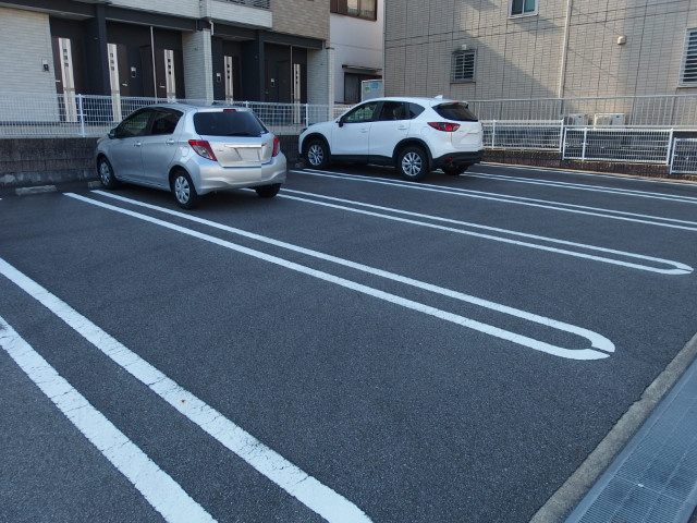 ヴィラ庄司田の駐車場