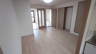 【内装】 | ロイヤルガーデン杉山 | LDK11.5帖