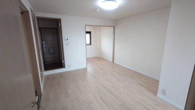 【内装】 | ロイヤルガーデン杉山 | LDK11.5帖