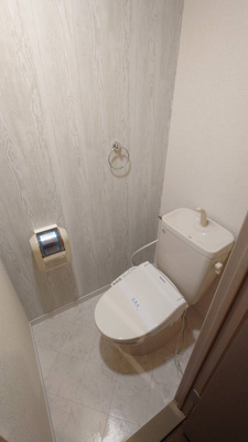 【トイレ】 | ロイヤルガーデン杉山 | 温水洗浄暖房便座