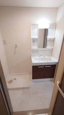 【洗面所】 | ロイヤルガーデン杉山 | 洗髪洗面化粧台　洗濯パン