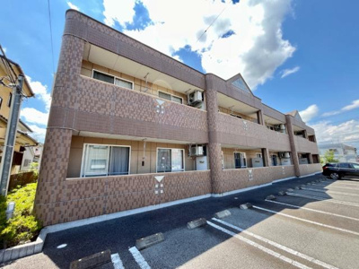 【外観】 | リンデンバウム | 外観写真（昼）