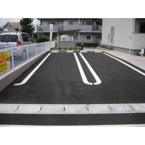 アステリズムの駐車場