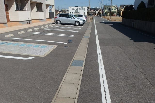 アステリズムの駐車場