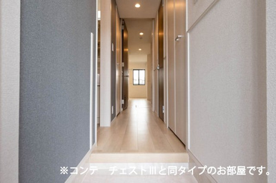 【玄関】 | ロイヤル長伏 | 玄関です