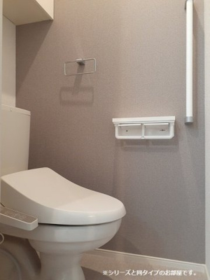 【トイレ】 | ブリッサ絢女 | 清潔感のあるトイレです