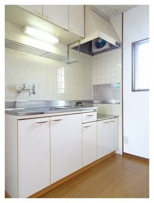 【キッチン】 | エルディム佐藤 | コンパクトなキッチンで掃除もラクラク