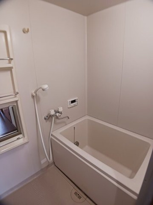 【浴室】 | ヴィラパラスト | お風呂で日々の疲れを落としましょう