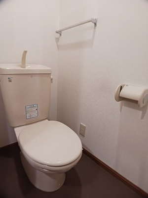 【トイレ】 | ヴィラパラスト | 落ち着いたトイレです