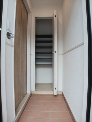 【玄関】 | スマイル | 明るい玄関です