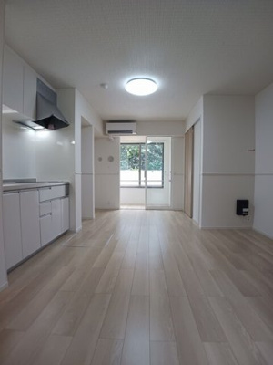 【居間・リビング】 | スマイル | こちらの居間で趣味の時間をお楽しみください