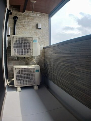 【バルコニー】 | デュランダーナ | 暖かな日差しのふりそそぐバルコニー