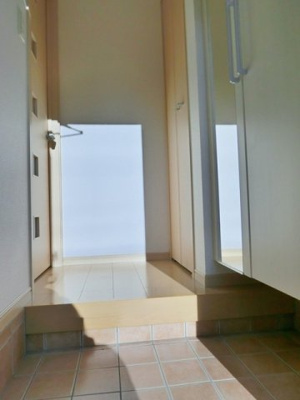 【玄関】 | メモワール | 毎日通る玄関はこちらです