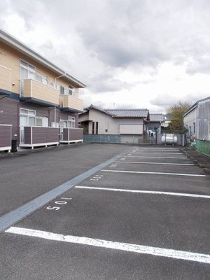 【駐車場】 | サンビレッヂ | 駐車場完備です