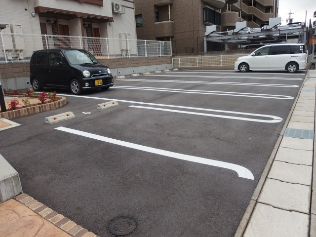 サンヒルズの駐車場
