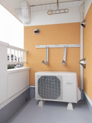 【バルコニー】 | コウヒロハイムＤ | 暖かな日差しのふりそそぐバルコニー