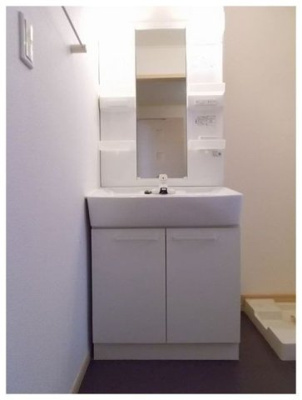 【洗面所】 | クレメントヒルＢ棟 | コンパクトで使いやすい洗面所