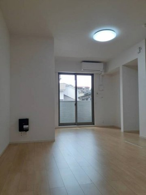 【居間・リビング】 | メゾン・エルピス | ゆったり過ごせるリビングです