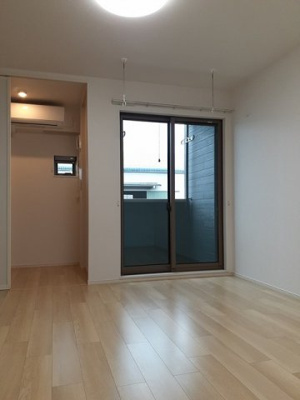 【居間・リビング】 | グリーン・パレス岡宮Ⅱ | 居間です