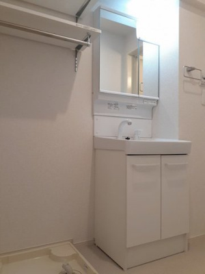 【洗面所】 | グリーン・パレス岡宮Ⅱ | 使いやすい洗面所です