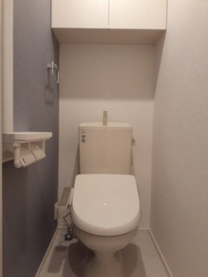 【トイレ】 | グリーン・パレス岡宮Ⅱ | ゆったりとした空間のトイレです