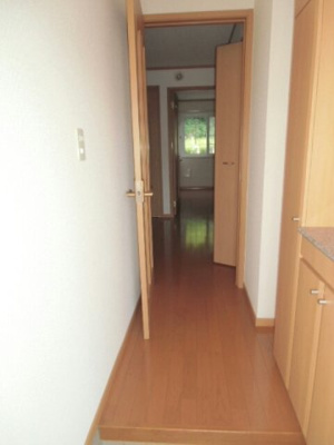 【玄関】 | ヴァン・コリーヌＢ | 明るい玄関です