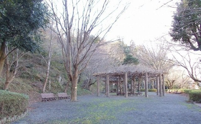 【周辺】 | ヴァン・コリーヌＢ | 本城山公園まで120m