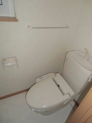 【トイレ】 | ヴァン・コリーヌＢ | 落ち着いた色調のトイレです