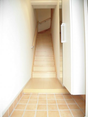 【玄関】 | サンリット三島 | 明るい玄関です