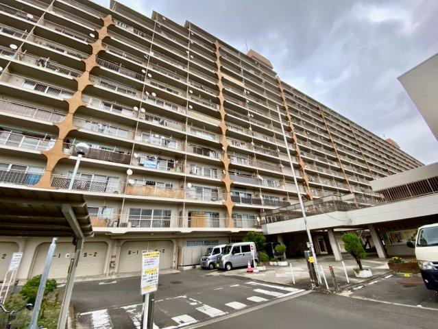 八本松マンションの外観