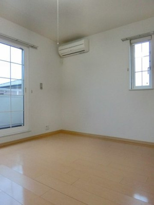 【居間・リビング】 | コモドプレッソ | こちらの居間で趣味の時間をお楽しみください