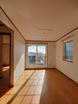 【居間・リビング】 | セトルフィーレＡ | ゆったり過ごせるリビングです