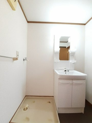 【洗面所】 | セトルフィーレＡ | ゆったりとスペースのある洗面所