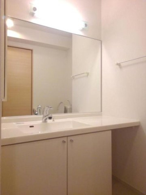 【洗面所】 | メゾンエテルノ | 広い洗面スペース