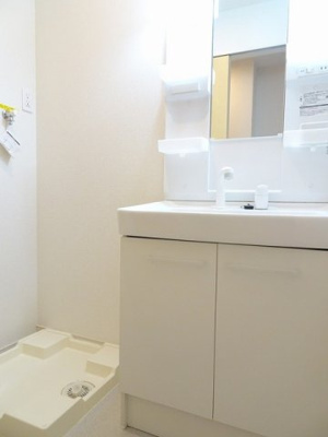 【洗面所】 | ラルーチェ・ハルカ | 広い洗面スペース