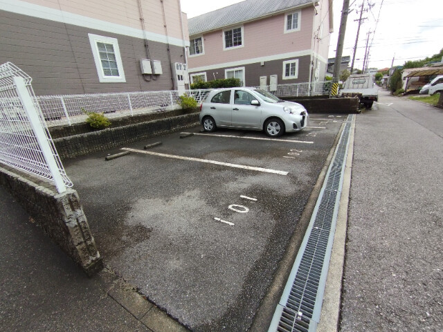 クレストール辻杉Ⅱの駐車場