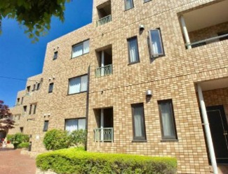 【外観】 | 鉄筋コンクリート造のがっちりとした建物。