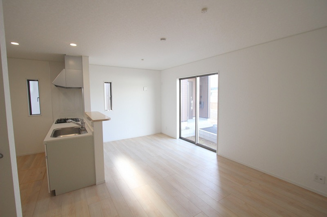 【居間・リビング】 | 朝霞市溝沼３丁目　新築一戸建住宅　全3棟（朝霞店） | 2025年11月9日撮影