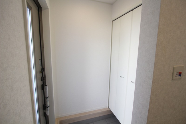 【玄関】 | 朝霞市溝沼３丁目　新築一戸建住宅　全3棟（朝霞店） | 2025年11月9日撮影