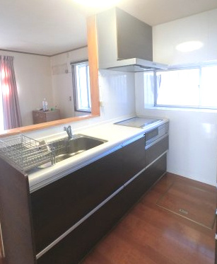 みやき町中津隈一戸建のキッチン|2013年にリフォーム工事されています。